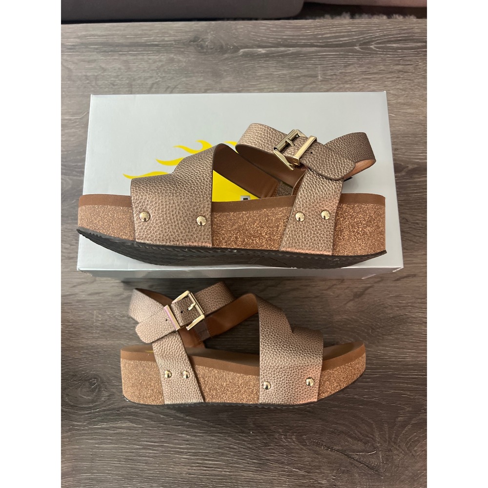 Volatile Women's Metallic Bronze Cork Platform Strappy Sandals Size 8 Retro